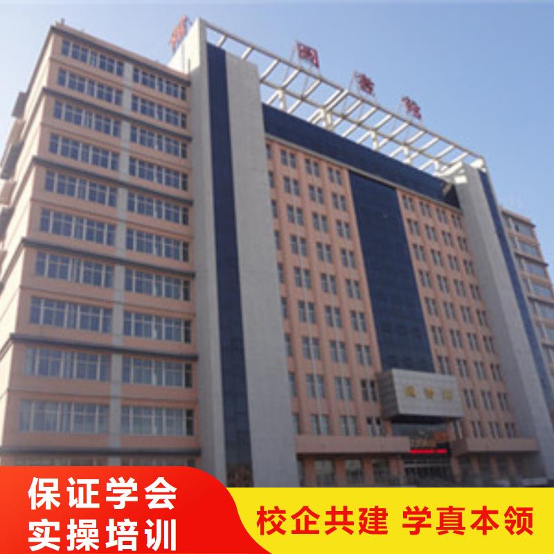 【单招培训-哪里有挖掘机铲车叉车驾驶学校就业前景好】