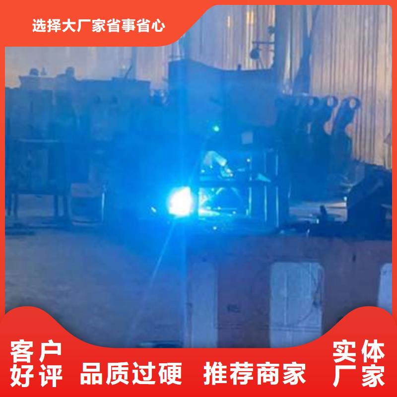  护栏严格把关质量放心