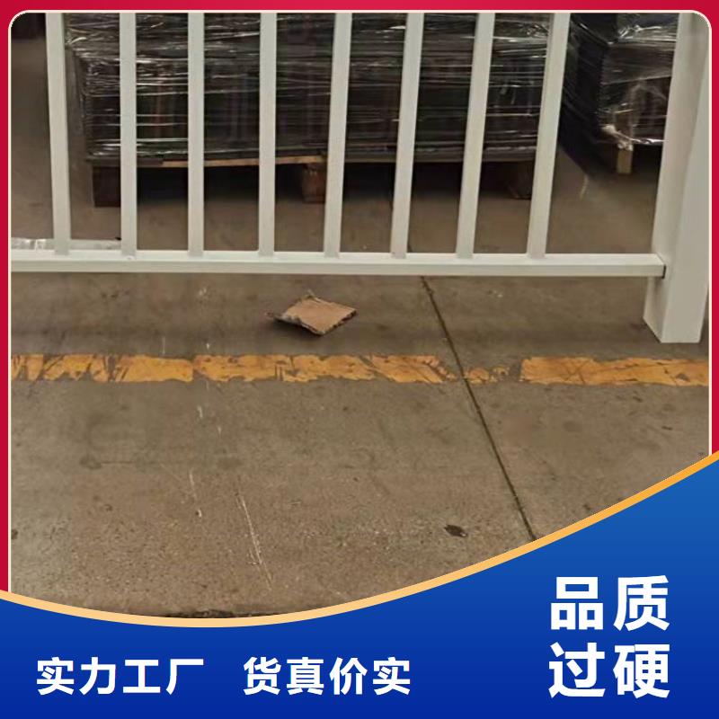 道路景观护栏线条优美