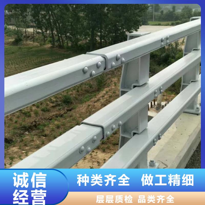 道路护栏品种多样