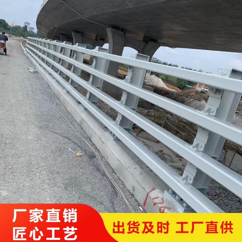 道路护栏,钢背木护栏用心做好细节